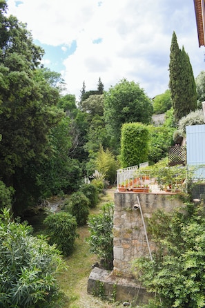 Property grounds - Le Vieux Moulin Cotignac – Perfect Base to Explore Provence. (Cotignac)