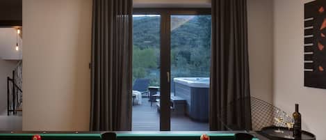 Familienvilla, Mehrere Schlafzimmer, Meerseite (Villa Valmata Adriatic Pearl) | Spielezimmer