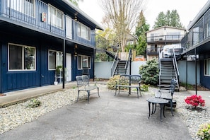 Property grounds - Blueground | Lawton Park, view, nr Discovery Park (Seattle)