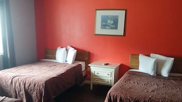 Standard Single Room, Multiple Beds, Non Smoking, Pets Allowed