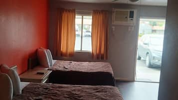 Economy Single Room | Desk, laptop workspace, free WiFi