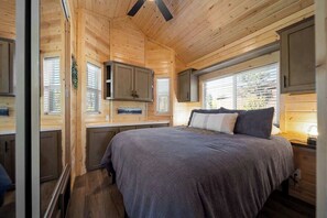 1 chambre, lit parapluie, Wi-Fi, draps fournis