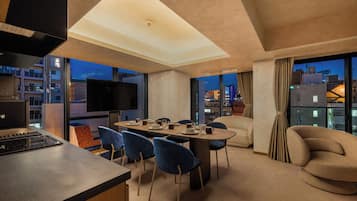 Luxury Triple Room | Dining