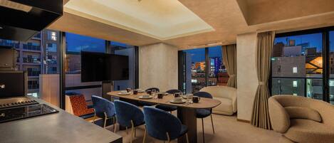 Luxury Triple Room | Dining
