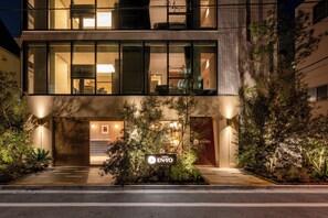 Exterior detail - Hotel EN-YO (Tokyo)