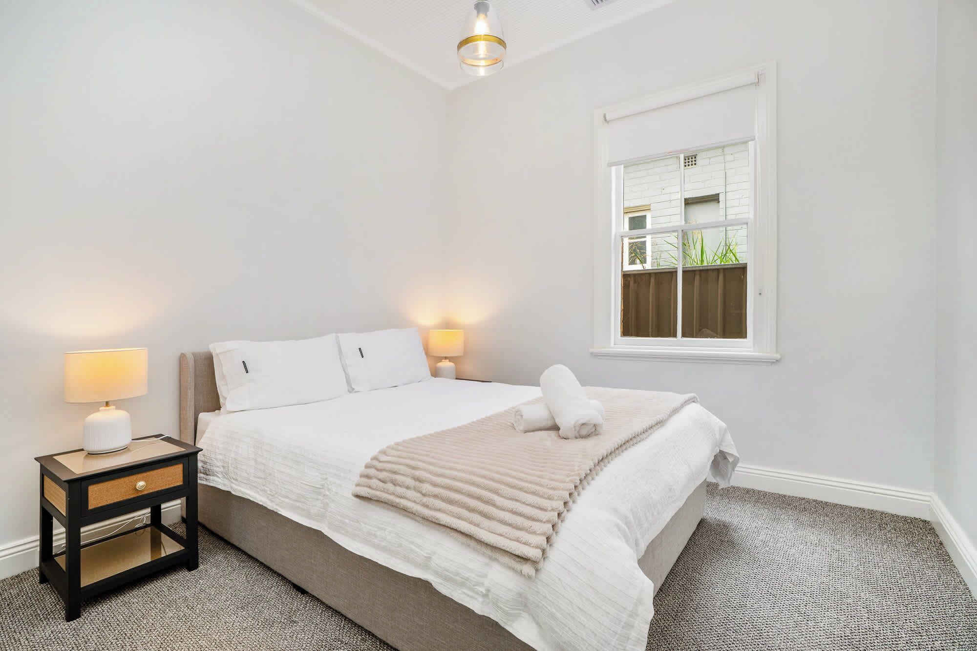 Desk, iron/ironing board, WiFi, bed sheets