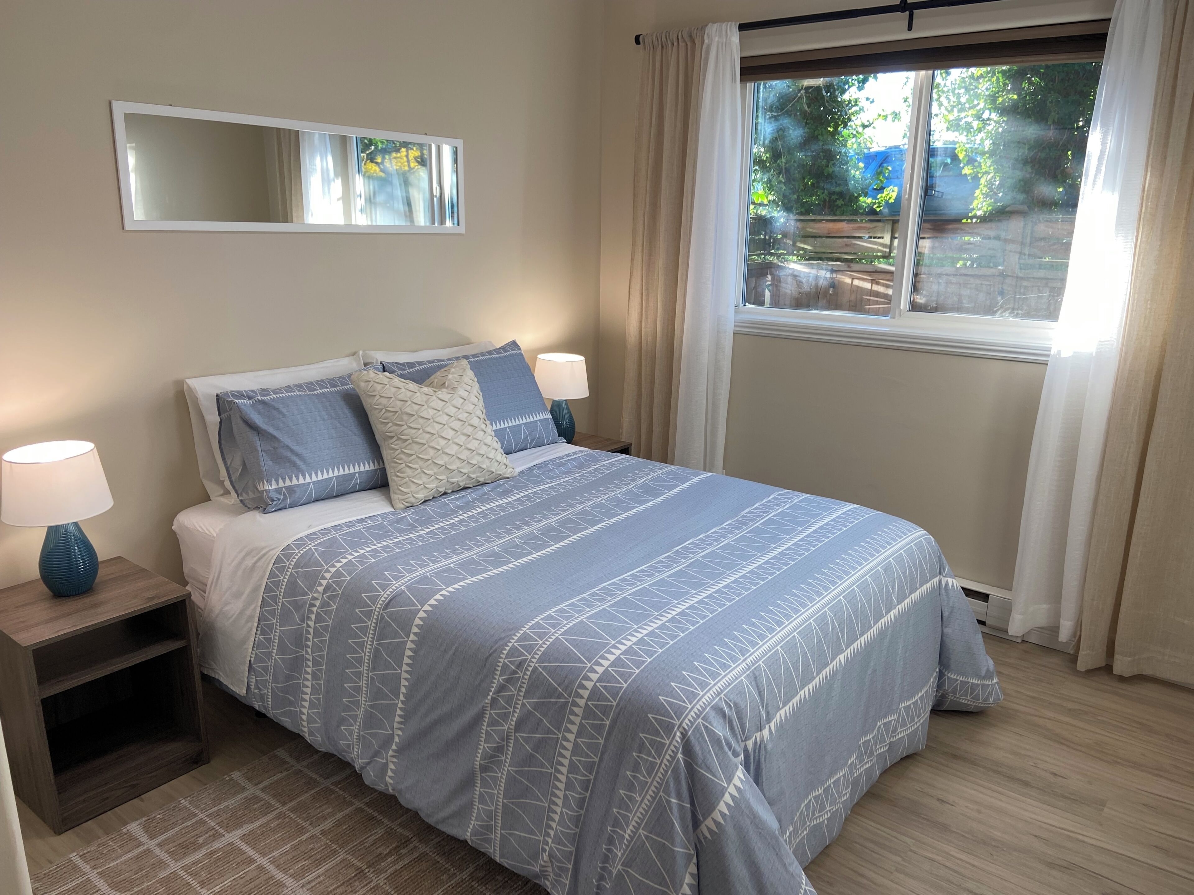 2 bedrooms, desk, iron/ironing board, travel crib