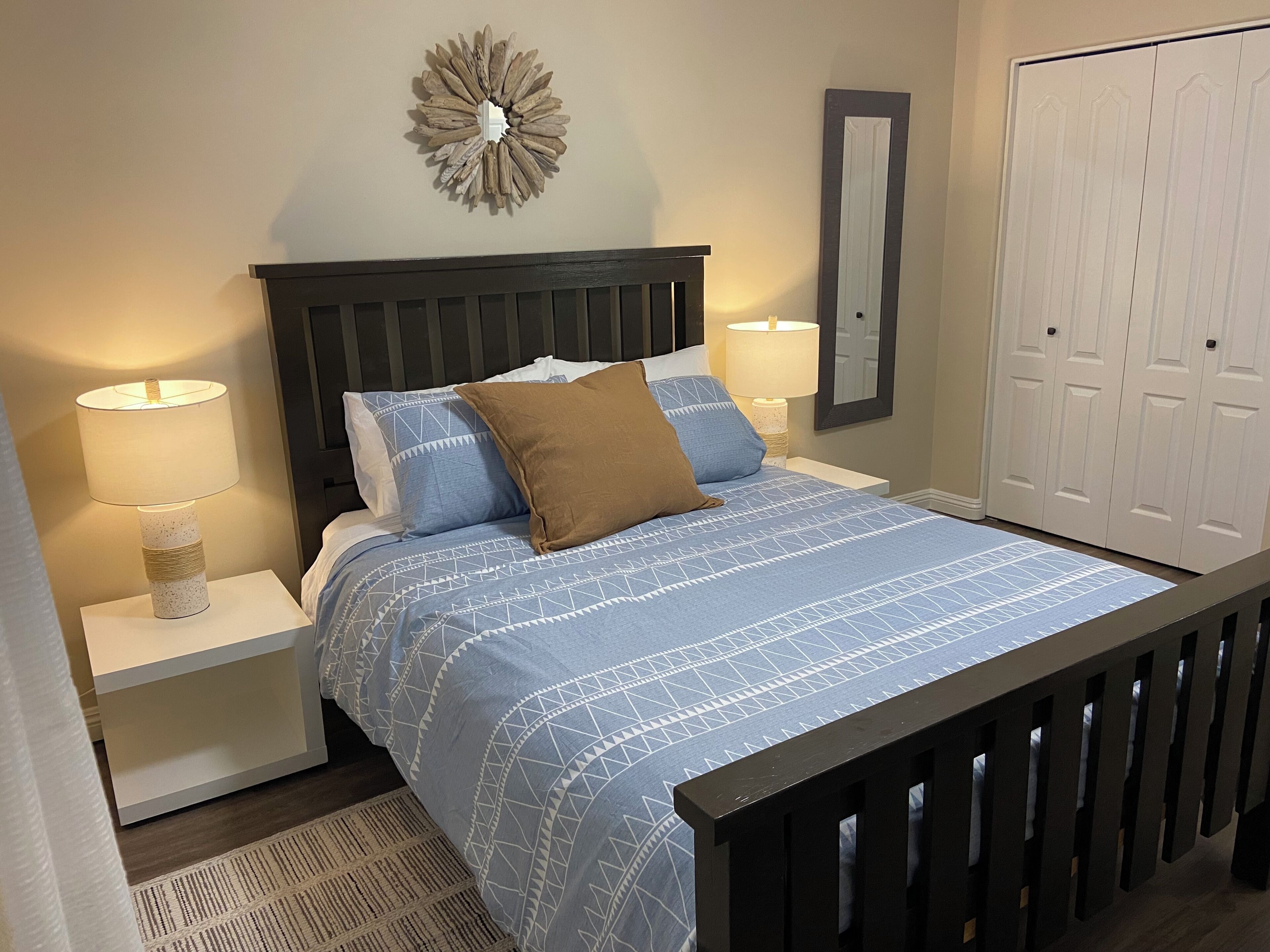 2 bedrooms, desk, iron/ironing board, travel crib