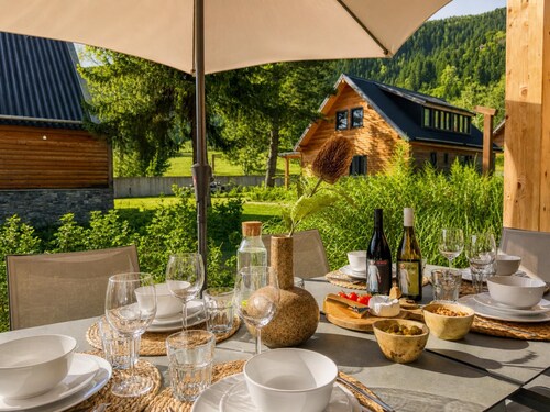 Chalet by a lake and near ski resorts