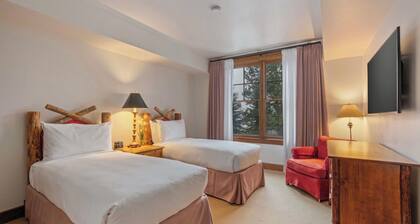 3-bedroom resort in terrific Teton Village with fitness room and AC