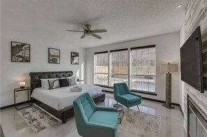 Room - 5BR Spacious Family Home w/ Pool, Game Room & more (Dallas)