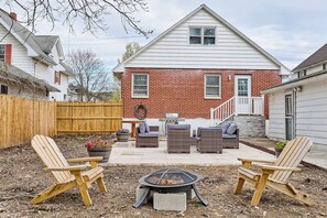 Terrace/patio - Peaceful 3-bedroom house close to Binghamton University/ UHS hospital. (Johnson City)