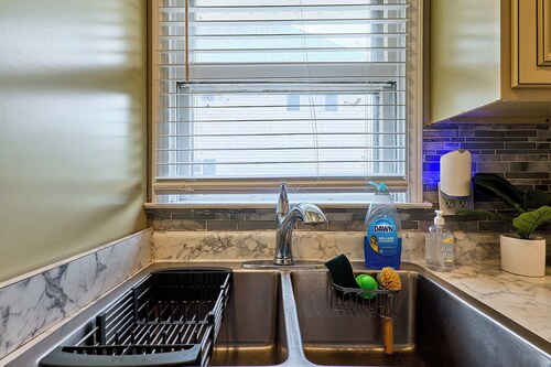 Peaceful 3-bedroom house close to Binghamton University/ UHS hospital.