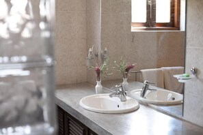 Bathroom - Villa Subashri - Digana (Maberiyatenna)