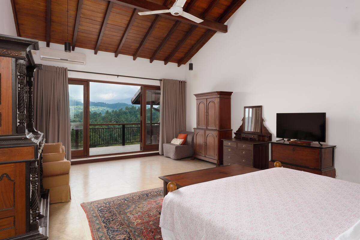 Grand Family Suite with Panoramic Mountain View - Early Check-in & out (on Availability) | Fjellutsikt