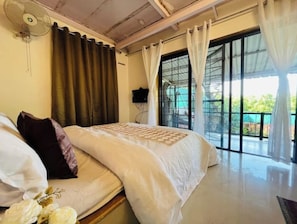 Family Room | Free WiFi, bed sheets