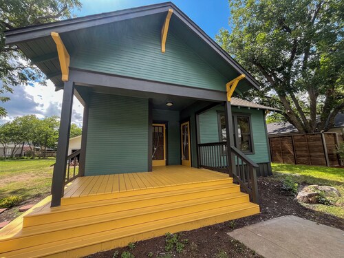 Charming Craftsman Home located in the Downtown Historic District of Hutto Texas