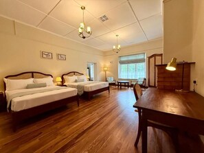 Suite superior, vista al patio