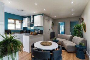 Dining - Woodstock - 3 Bed Luxury Bungalow House (Worcester)