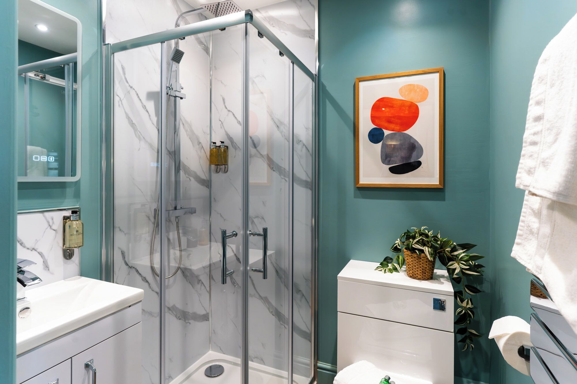 Bungalow Cao cấp, 3 phòng ngủ | Phòng tắm | Khăn tắm, xà phòng, dầu gội, giấy vệ sinh 