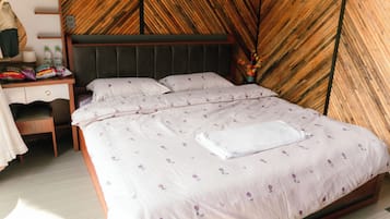 Deluxe Double Room, Garden View | Laptop workspace, free WiFi