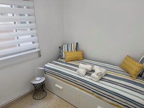 4 bedrooms, iron/ironing board, WiFi, bed sheets