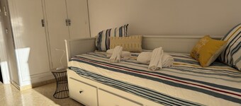 Apartment in main avenue with 4 bedrooms