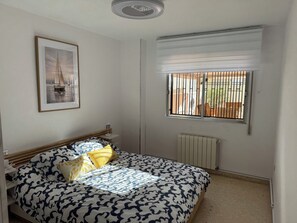 Room - Vrbo Property (Benicàssim)
