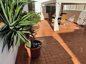 Outdoor dining - Vrbo Property (Benicàssim)