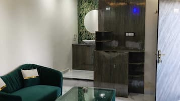 Luxury Room | Free WiFi, bed sheets