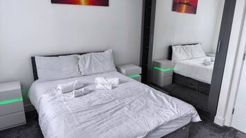 2 bedrooms, iron/ironing board, free WiFi, bed sheets