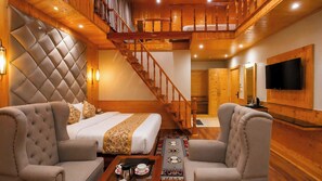 Deluxe Studio, Mountain View | Interior - Regal Retreat Inn (Kullu)