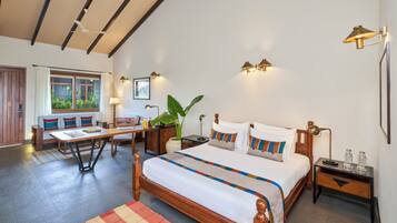 Presidential Villa | In-room safe, desk, laptop workspace, blackout curtains