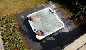 Double Room, Garden View | Outdoor spa tub - Viveda Wellness Resort (Trimbak)