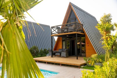 Enjoyable 2-bedroom and 1 living room bungalow with 2 AC in beautiful Antalya