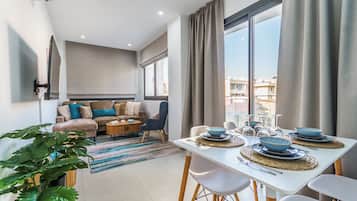 Apartment, Balcony, City View | Dining