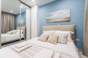 Apartamento, balcón, vistas a la ciudad | Tabla de planchar con plancha y wifi gratis