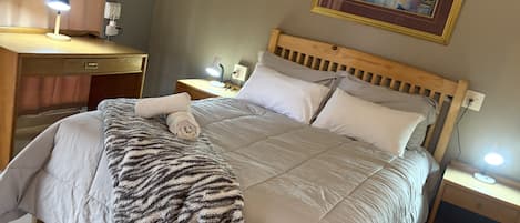 2 Schlafzimmer, BĂŒgeleisen/BĂŒgelbrett, kostenloses WLAN, BettwĂ€sche