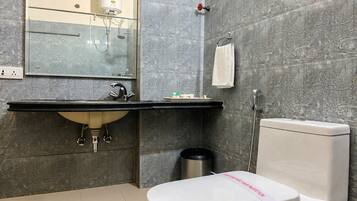 Premium Double Room, Lake View | Bathroom | Shower, free toiletries, towels, soap