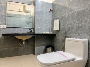 Deluxe Double Room, Lake View | Bathroom - Hotel Roselle Heights  (Jaipur)