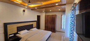 Suite estándar | Tabla de planchar con plancha y wifi gratis 