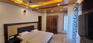 Standard Suite | Iron/ironing board, free WiFi