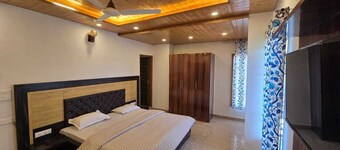 Dharvi Kasauli Heavens