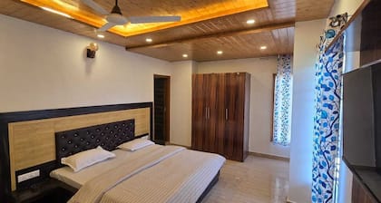 Dharvi Kasauli Heavens