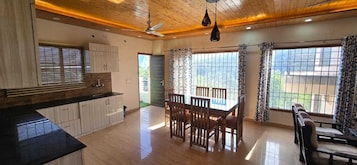 Standard Room | Dining