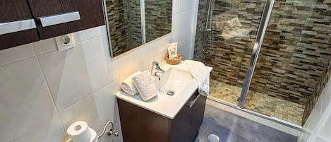 Hair dryer, towels