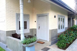Deluxe Double Room, Patio, Courtyard View | Exterior detail