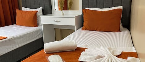Chambre Affaires avec lits jumeaux | Articles de minibar gratuits, accĂšs au Wi-Fi (inclus), literie fournie