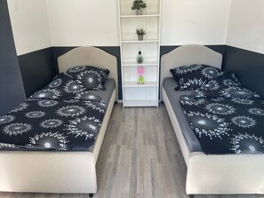 2 bedrooms, WiFi, bed sheets - Apartment '3' with Shared Terrace, Balcony and Wi-Fi (Bad Salzuflen)