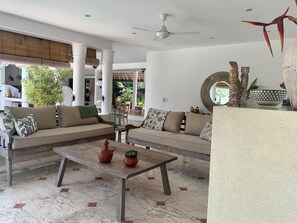 Interior - Charming 3-bedroom villa with pool 3 minute walk from Pererenan Beach (Canggu)